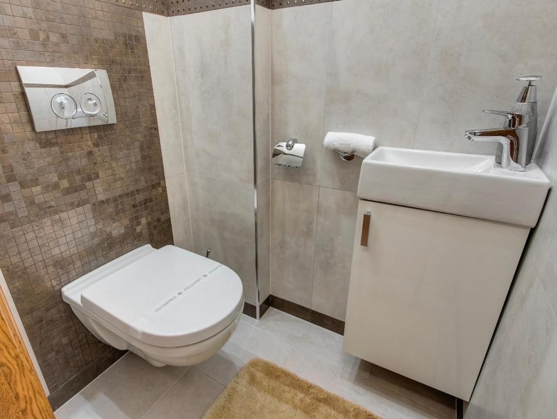 Downtown Royal De Lux Apartment Будапеща Екстериор снимка